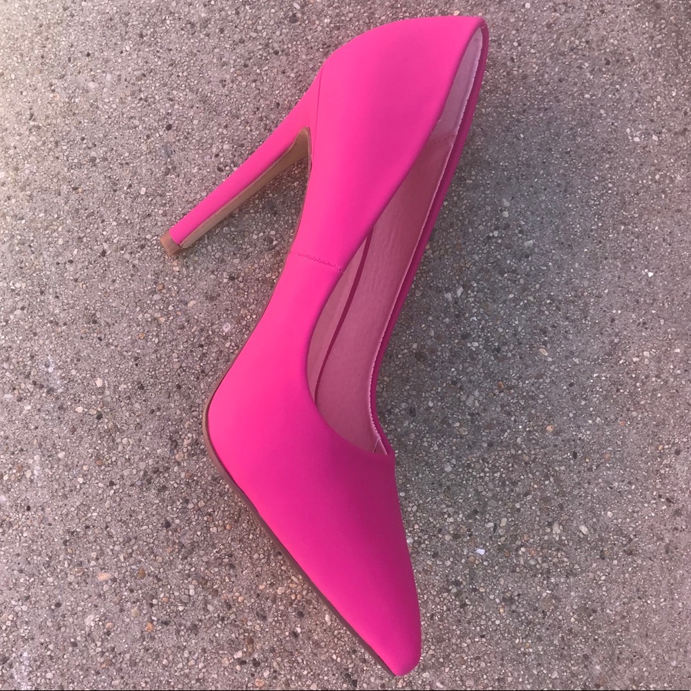 1 left! Delicious Hot Pink Closed Toe PUMP 4” Heel - Picture 3 of 6